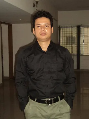 Shihab, headshot